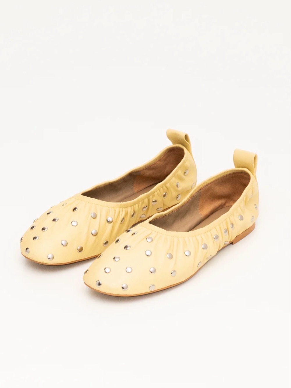 Peche yellow studded flats
